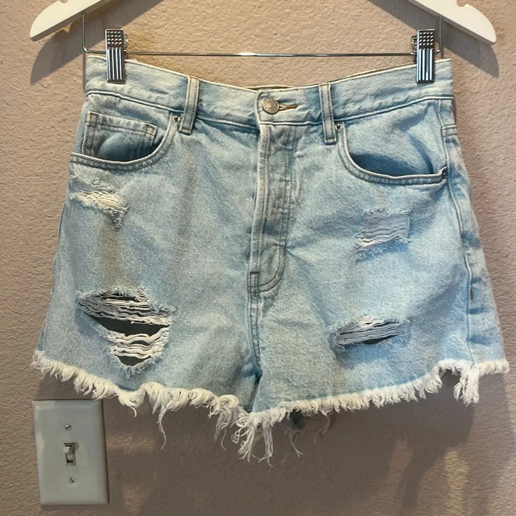 Pacsun Women’s Vintage High Rise Denim Jean Shorts Light Wash Size 27 - Image 2