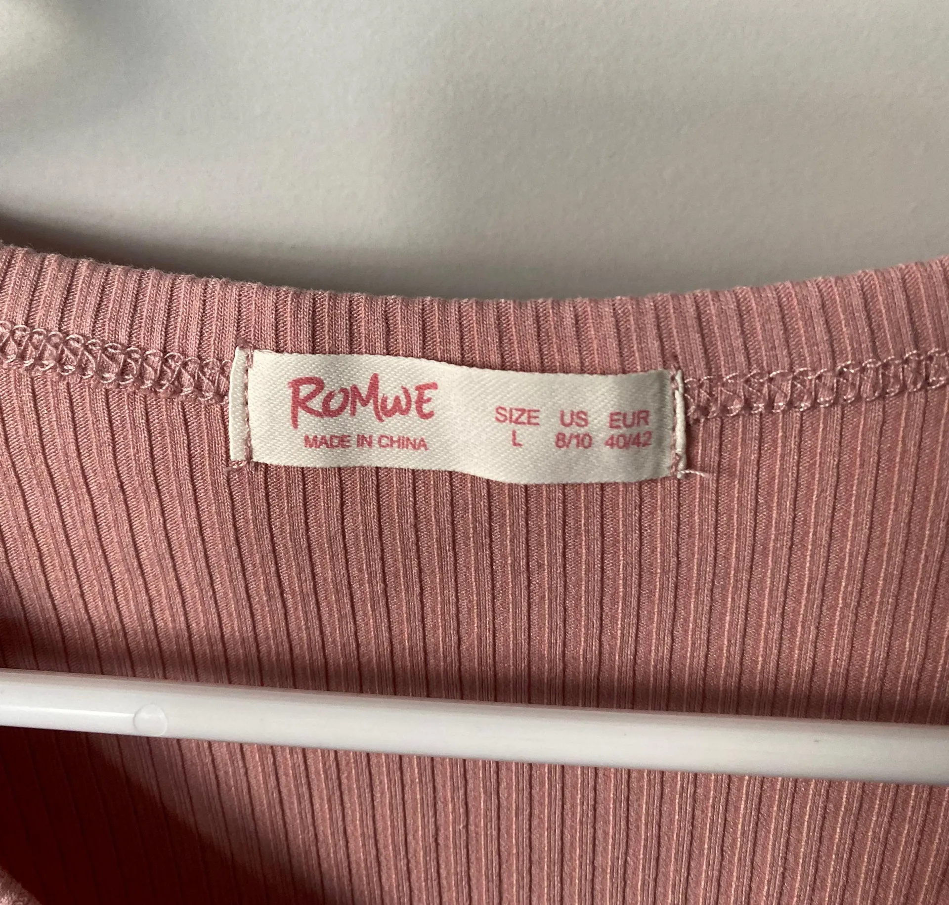 blush crop button tee - Image 3