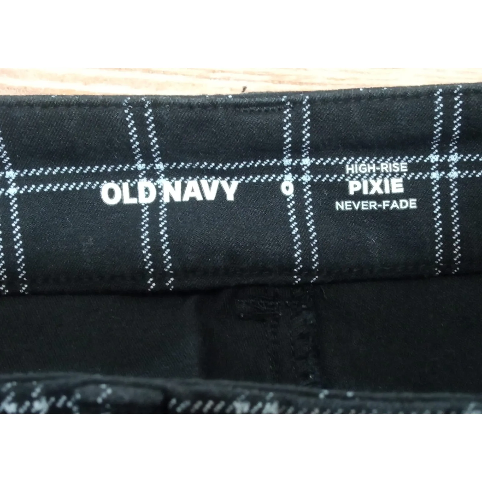 Old Navy Women's Pants Pixie High Rise Secret Slim Pockets Black Plaid Size 0 - Image 9
