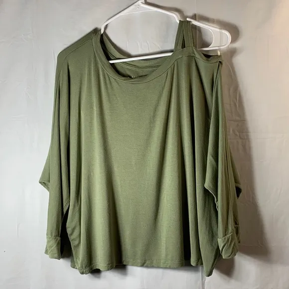 Aeropostale Size XL winged sleeve Cropped Seriously Soft Tee Army Green - Image 1