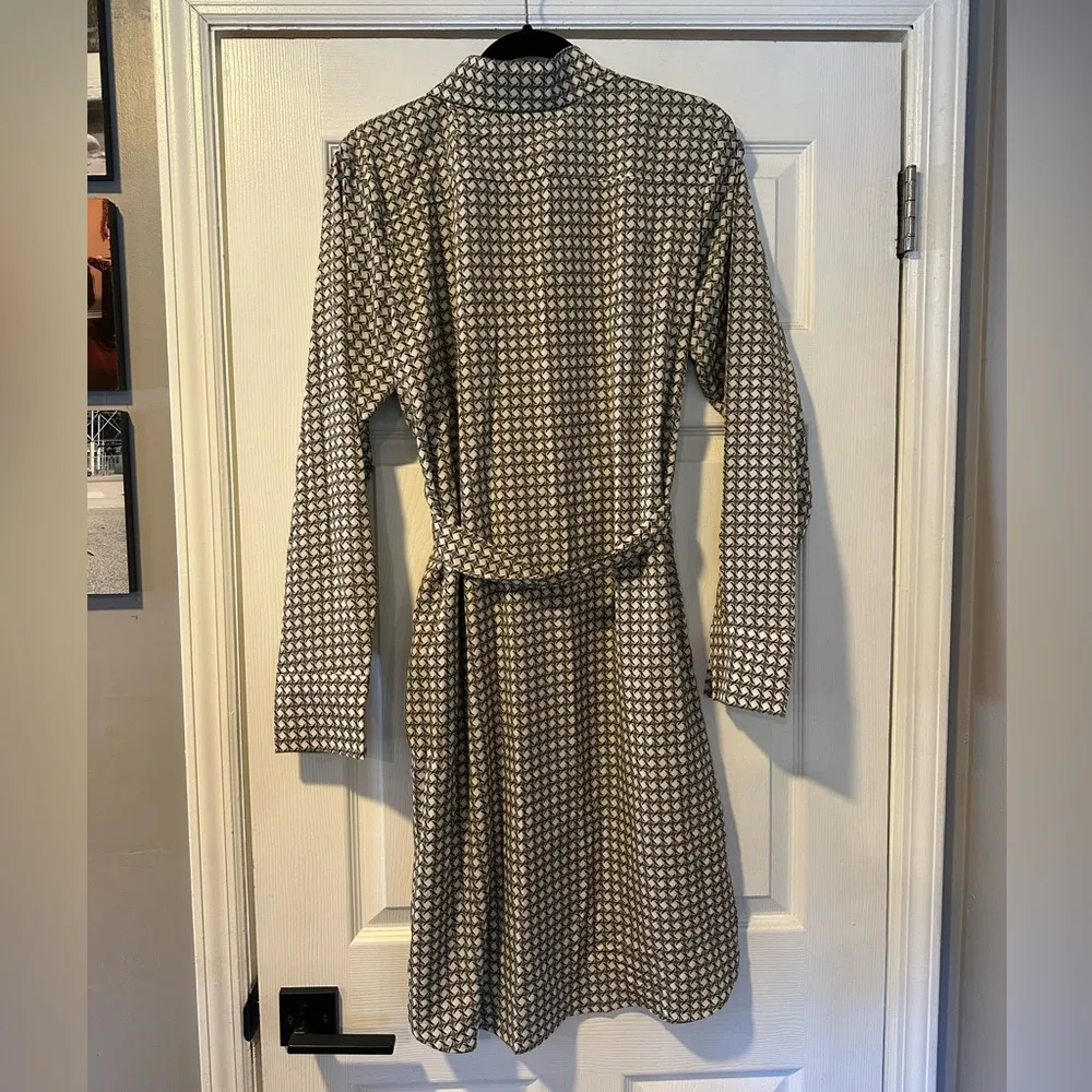 easel  Dusty Sage Collared Button Down Belted Dress Size L NWT - Image 8