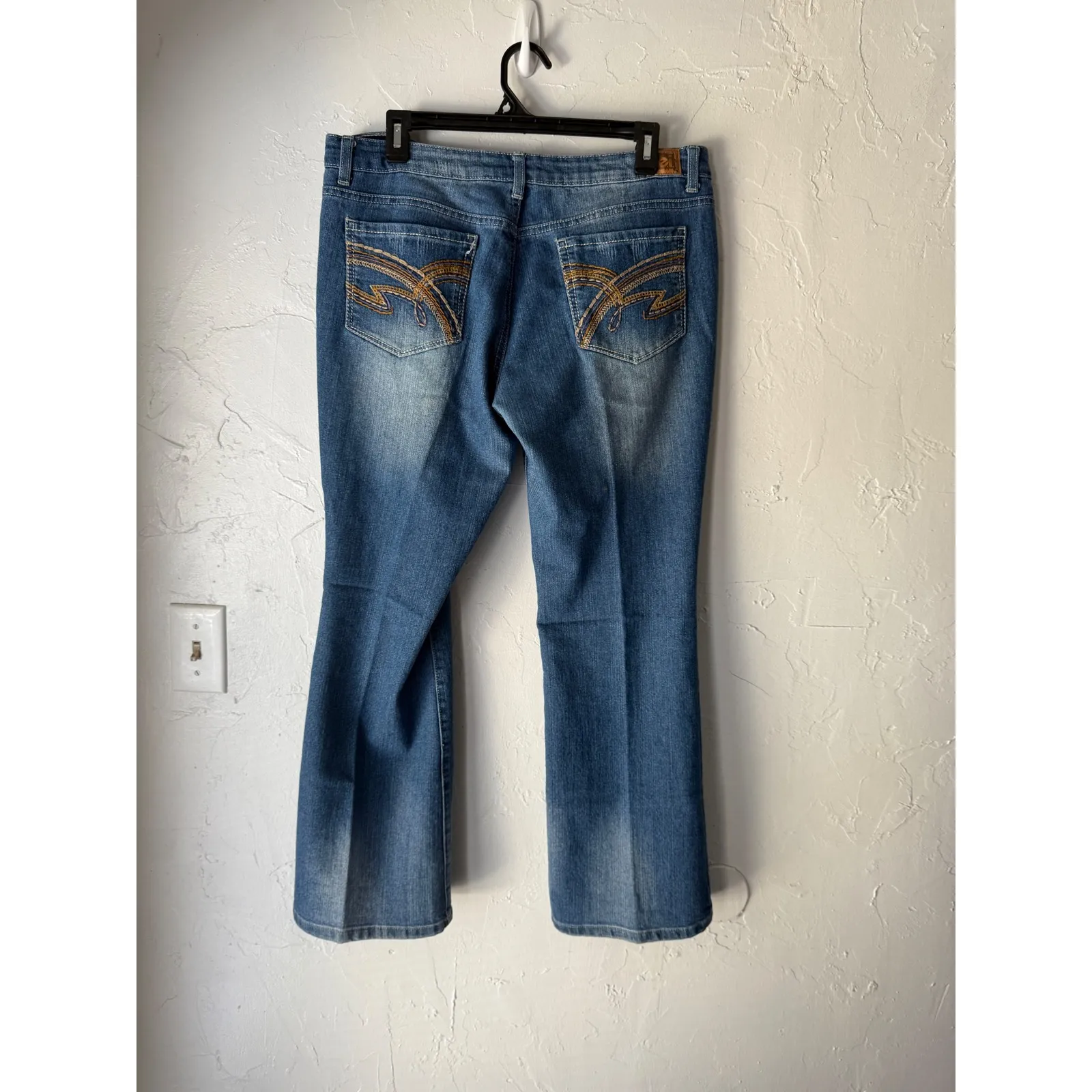 LEI Jeans Women's Felicia Bootcut Medium Wash Size 13 Short Denim Jeggings Blue - Image 4