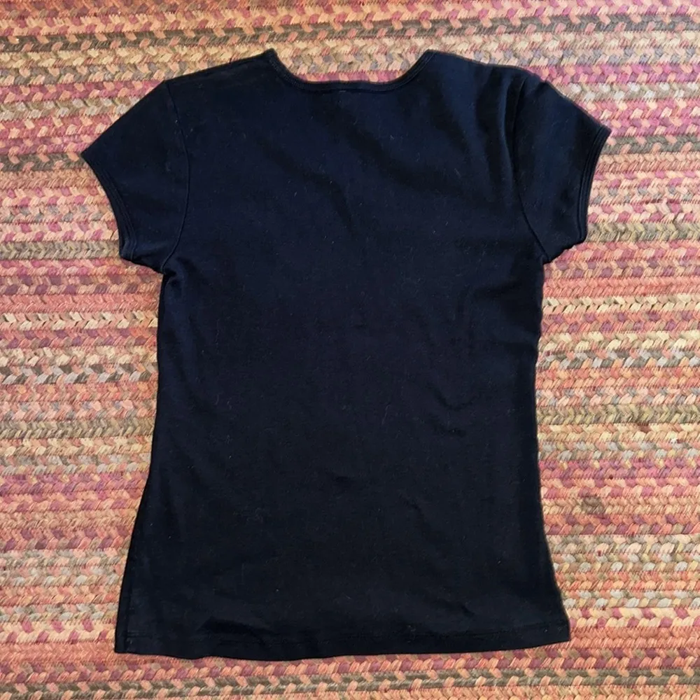 CHRIS’S STUFF GROUP THERAPY WINE GLASS RHINESTONE BAR DRINKING TEE Black - Image 5