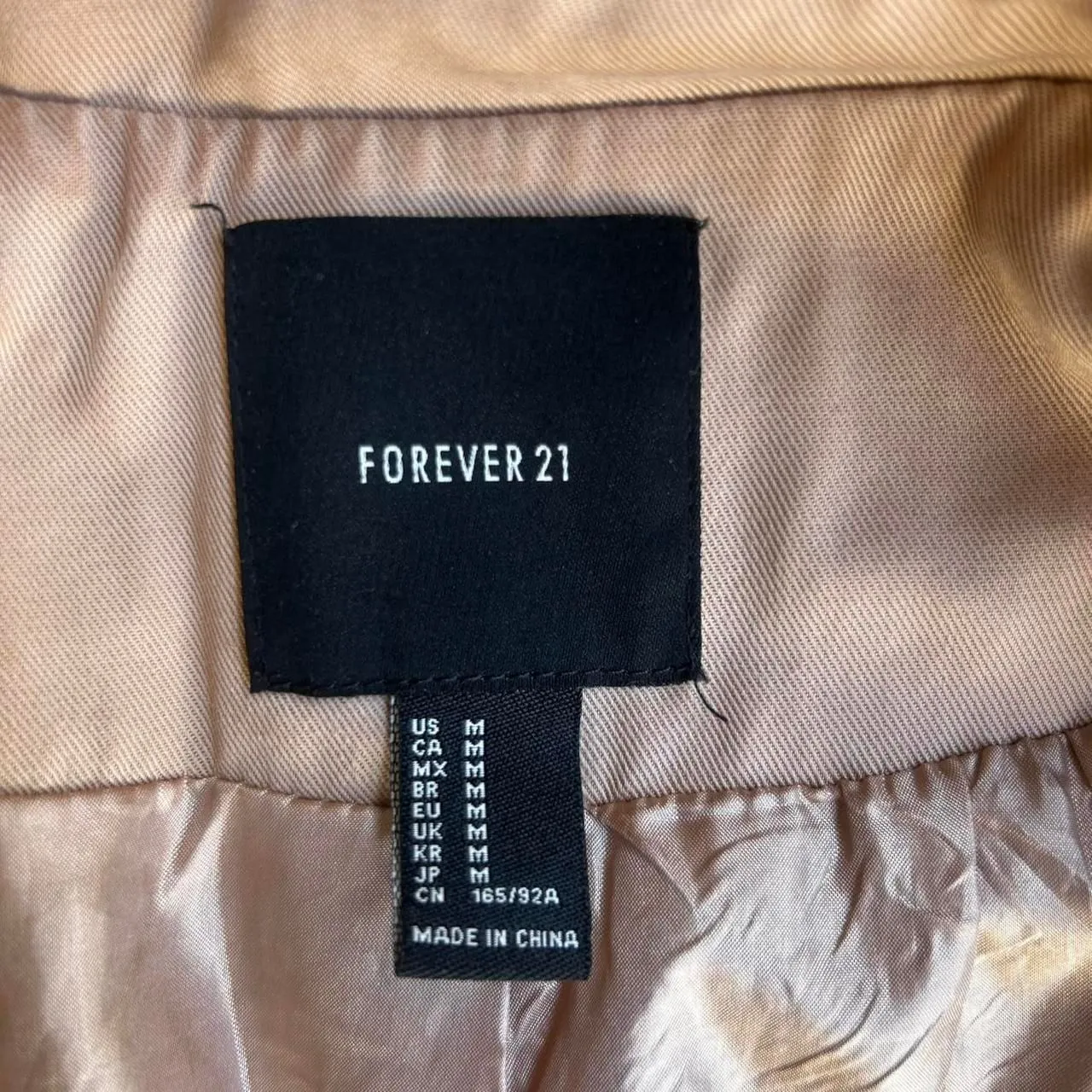 Beige trench coat - Image 4