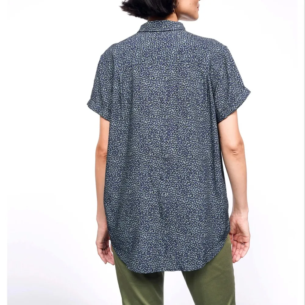 THE EMPOWER BUTTON UP Blue Size XS - Image 2