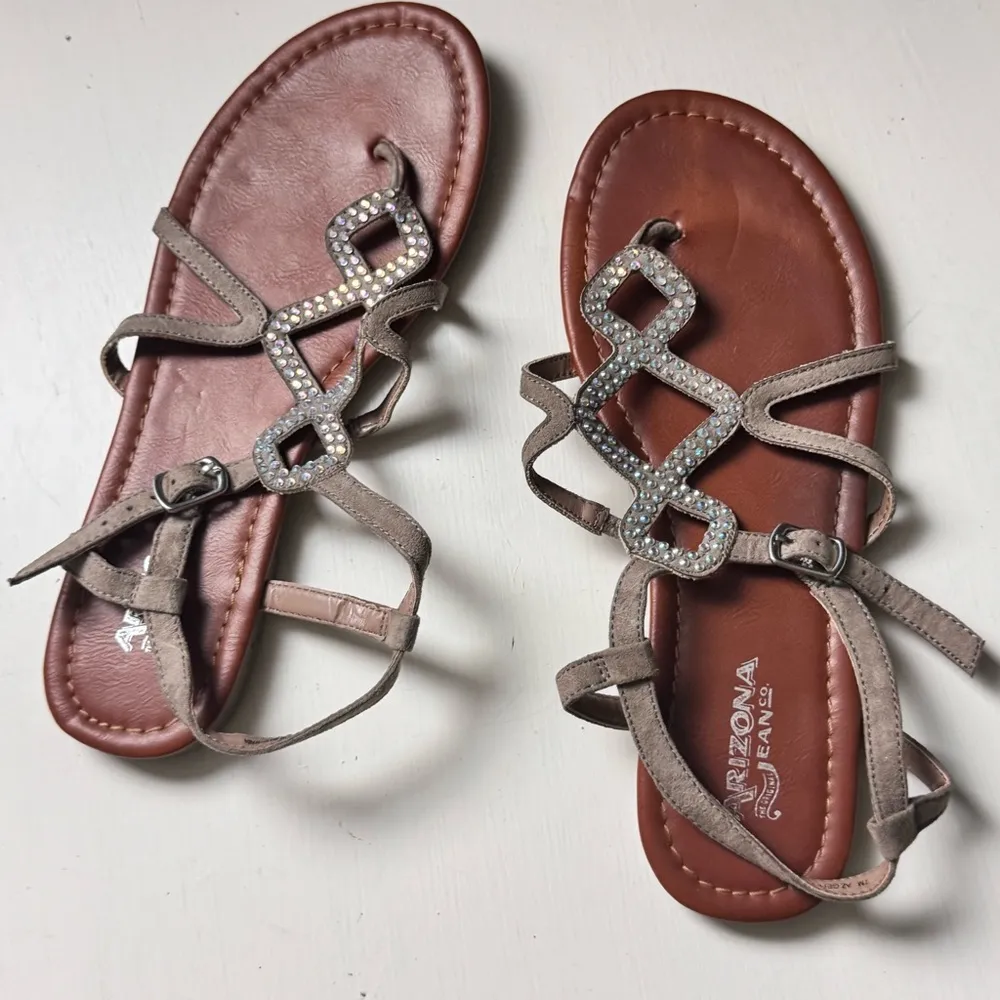 Arizona Jean Company Women's Jewel Embellished Sandals Sz 7 - Image 4