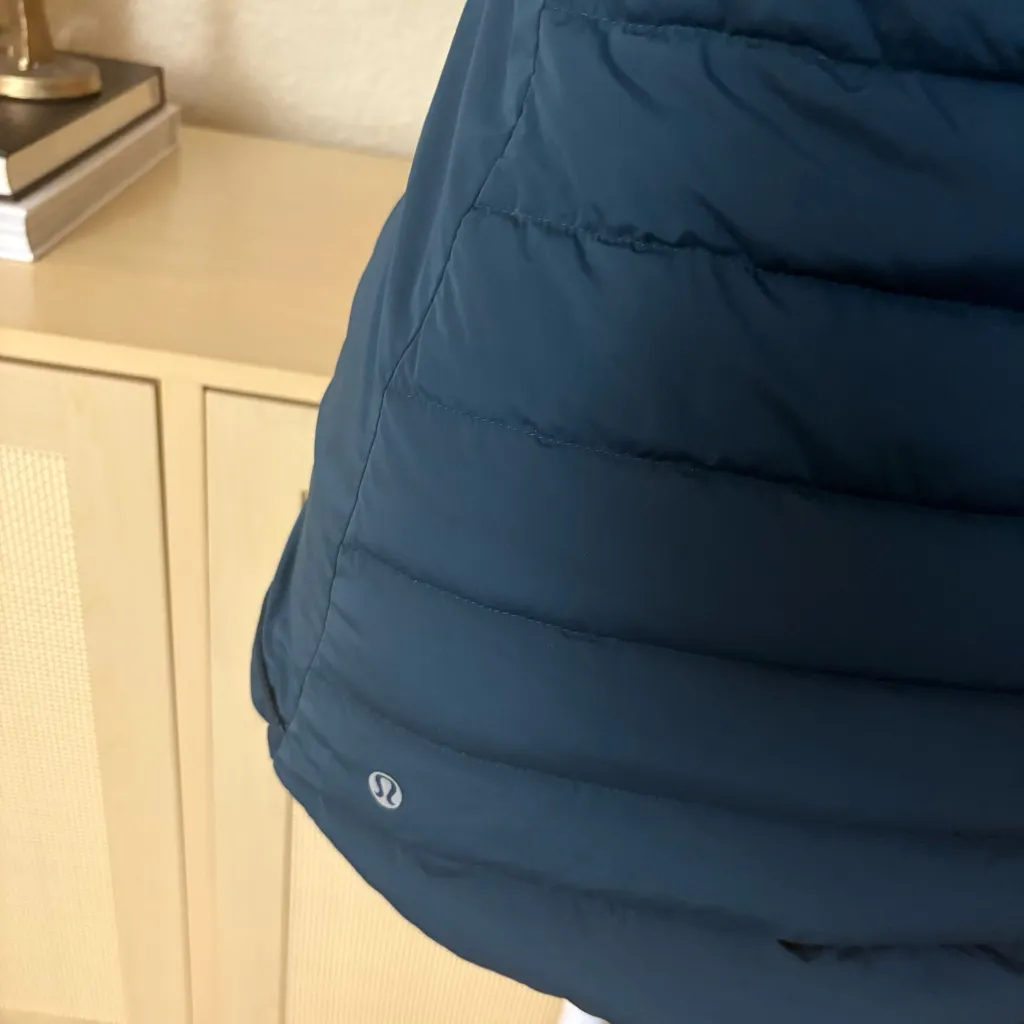 LULULEMON Fluffed Up Down Vest Size 4 In Alberta Lake Teal - Image 4