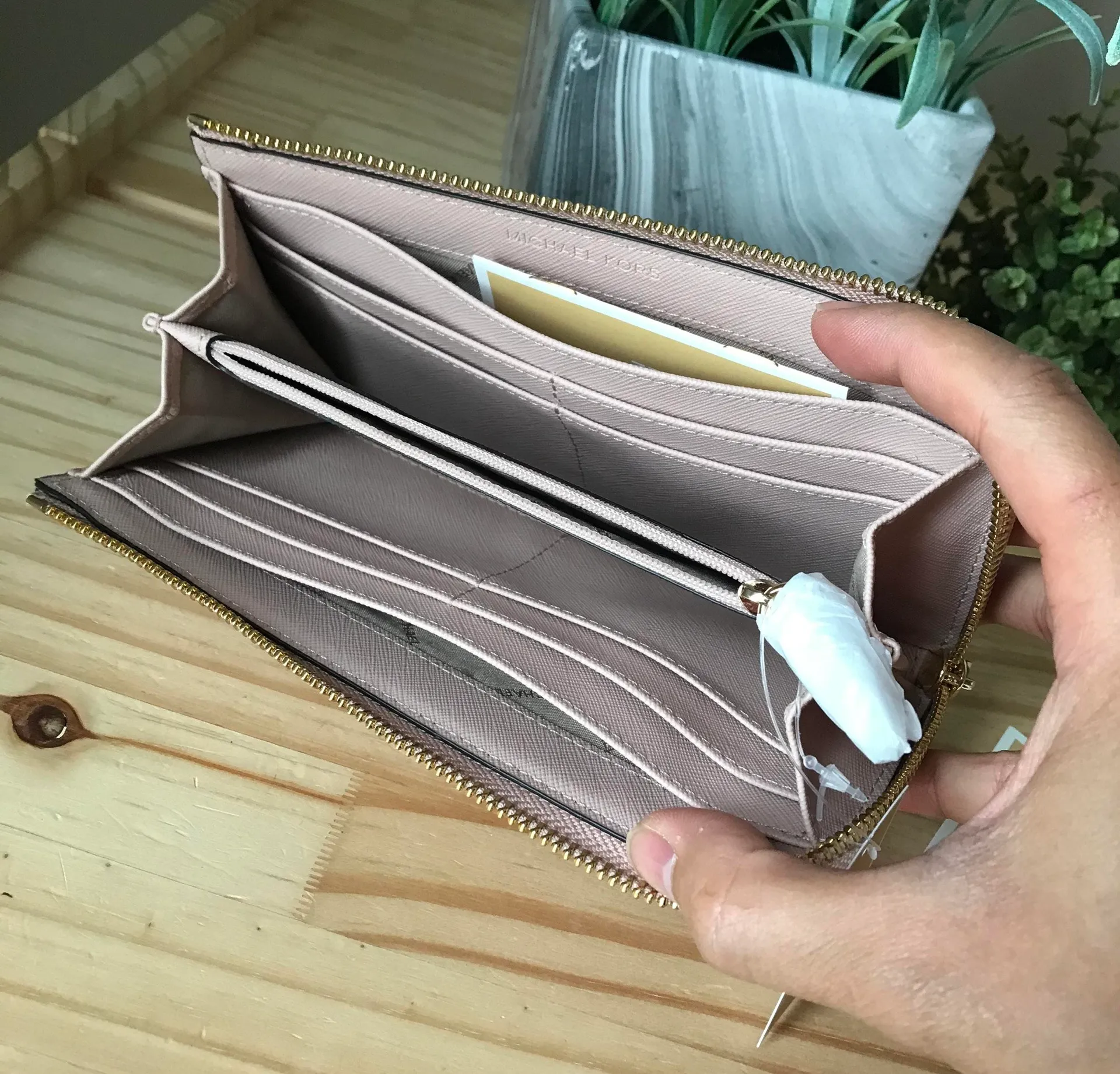 Michael Kors Wallet - Image 4