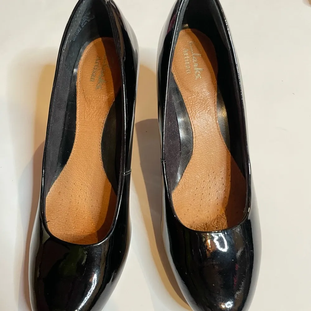 Clarks Artisan Black Patent Heels Women’s Size 7M - Image 2