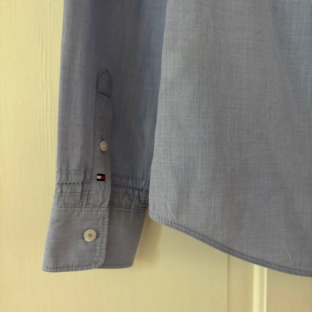 Tommy Hilfiger Women’s Size 6‎ Blue Pintucked Button Down Shirt Blouse Cotton - Image 9