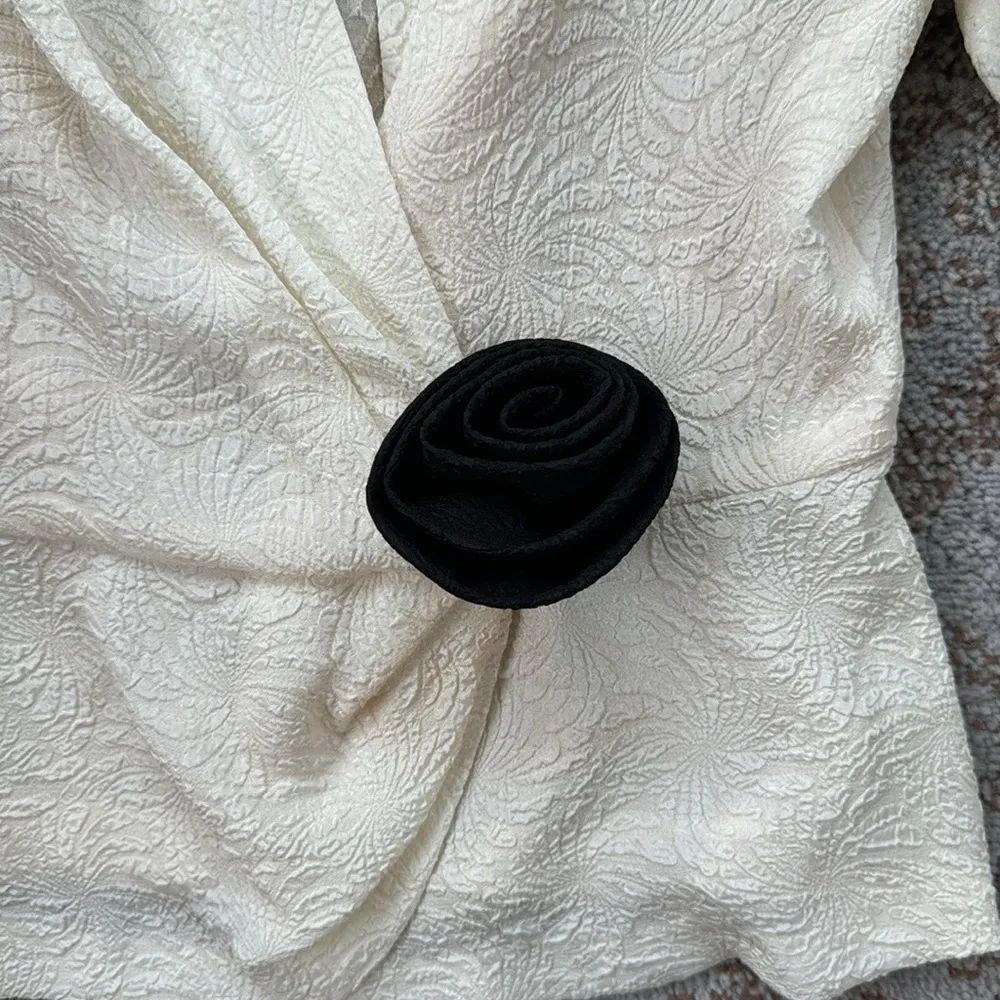 Vintage Leslie Fay Petites Textured Peplum Top & Skirt Set Black Cream 14 - Image 4