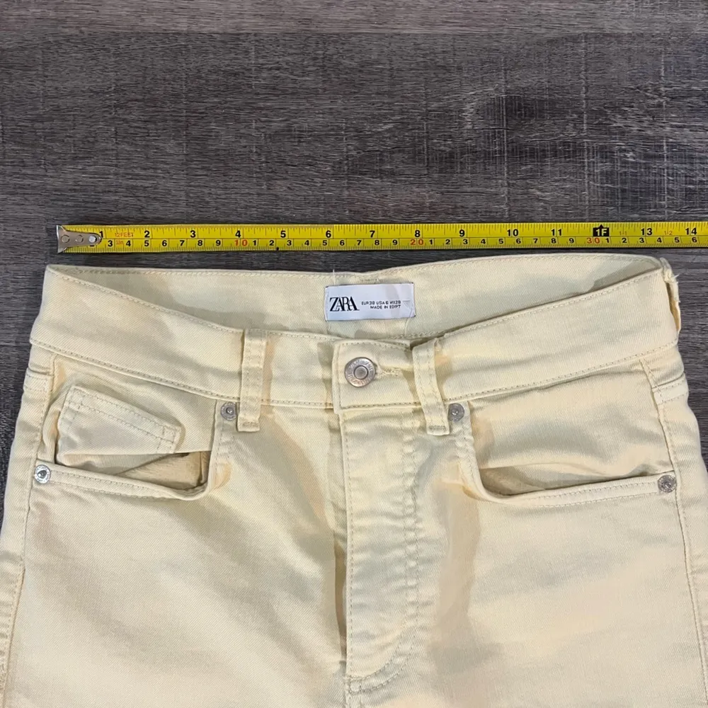 ZARA high rise cropped butter yellow jeans - Image 4