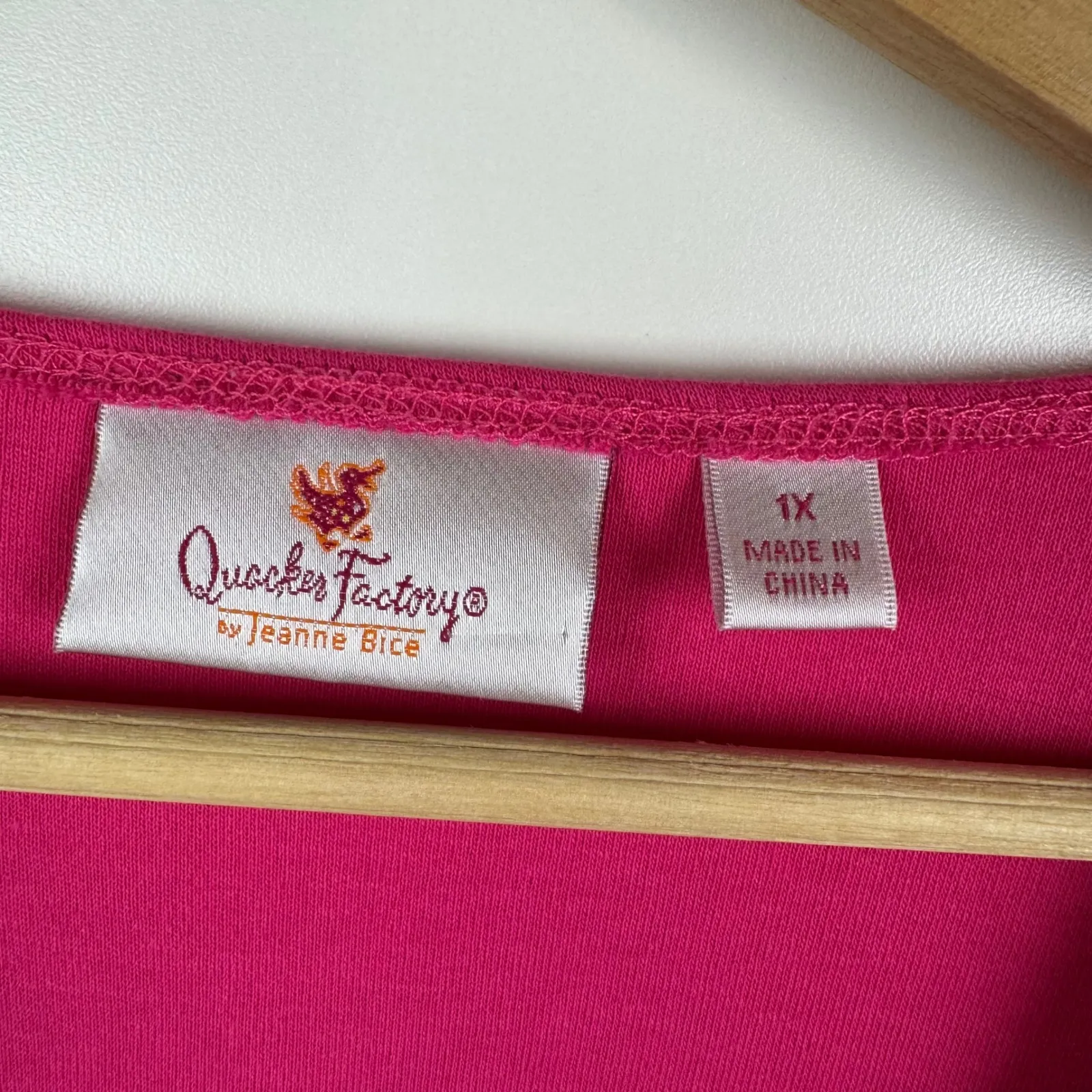 Quacker Factory Floral Heart Embroidered Embellished Top Sz 1X Pink Stretch Boho - Image 5