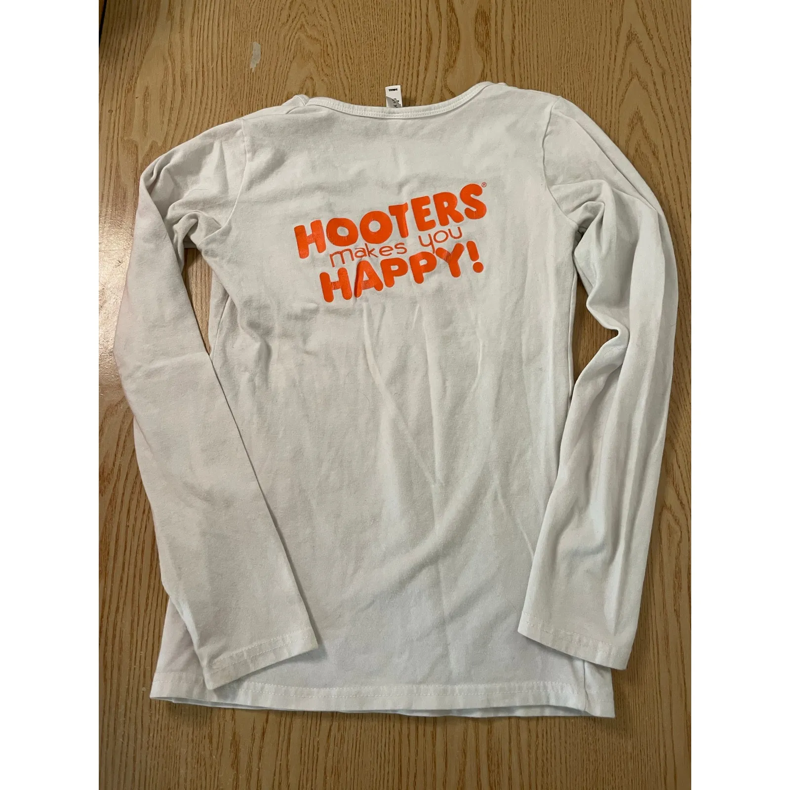 B25-35 Women’s Hooters girl worn rare Uniform Long Sleeve V-Neck Tshirt Xs/Small - Image 3