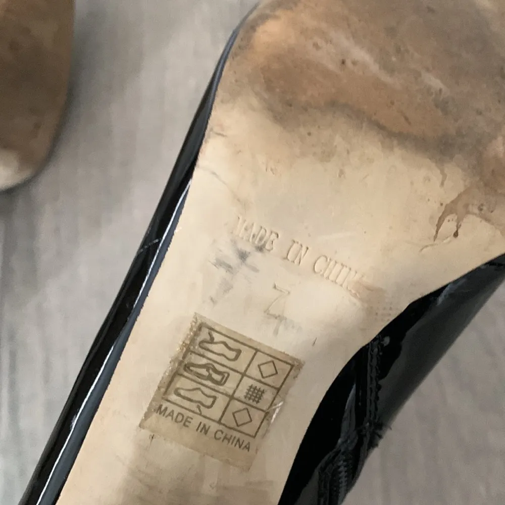 Patent heeled boots Size 7 - Image 6