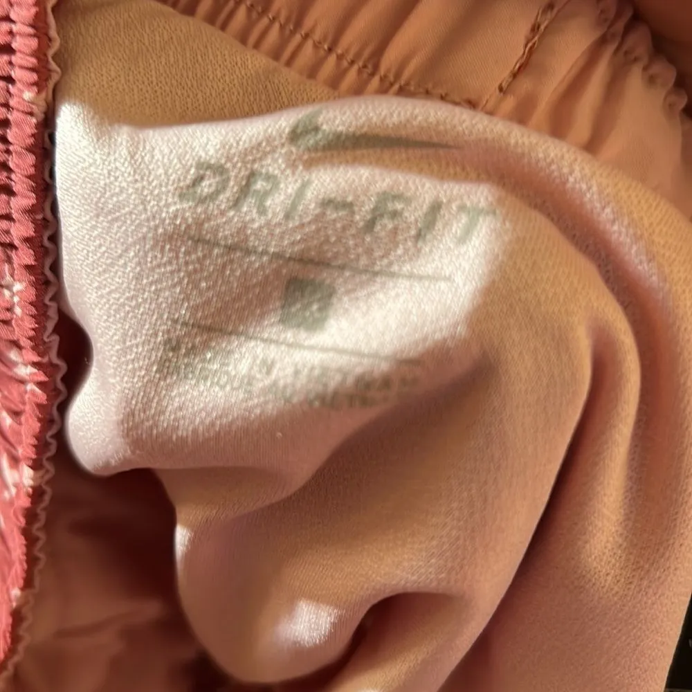 NWT Nike running star print shorts 2x - Image 5