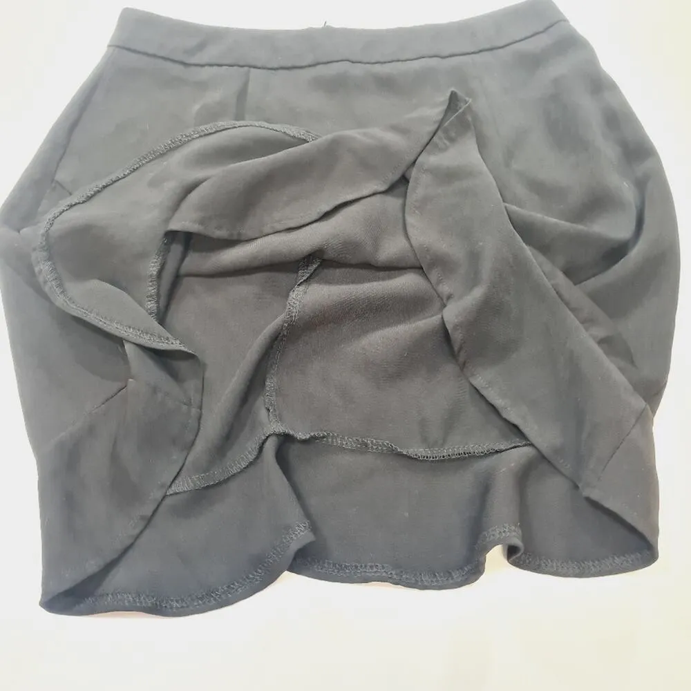 Superdown milan ruffle mini skirt Medium - Image 4
