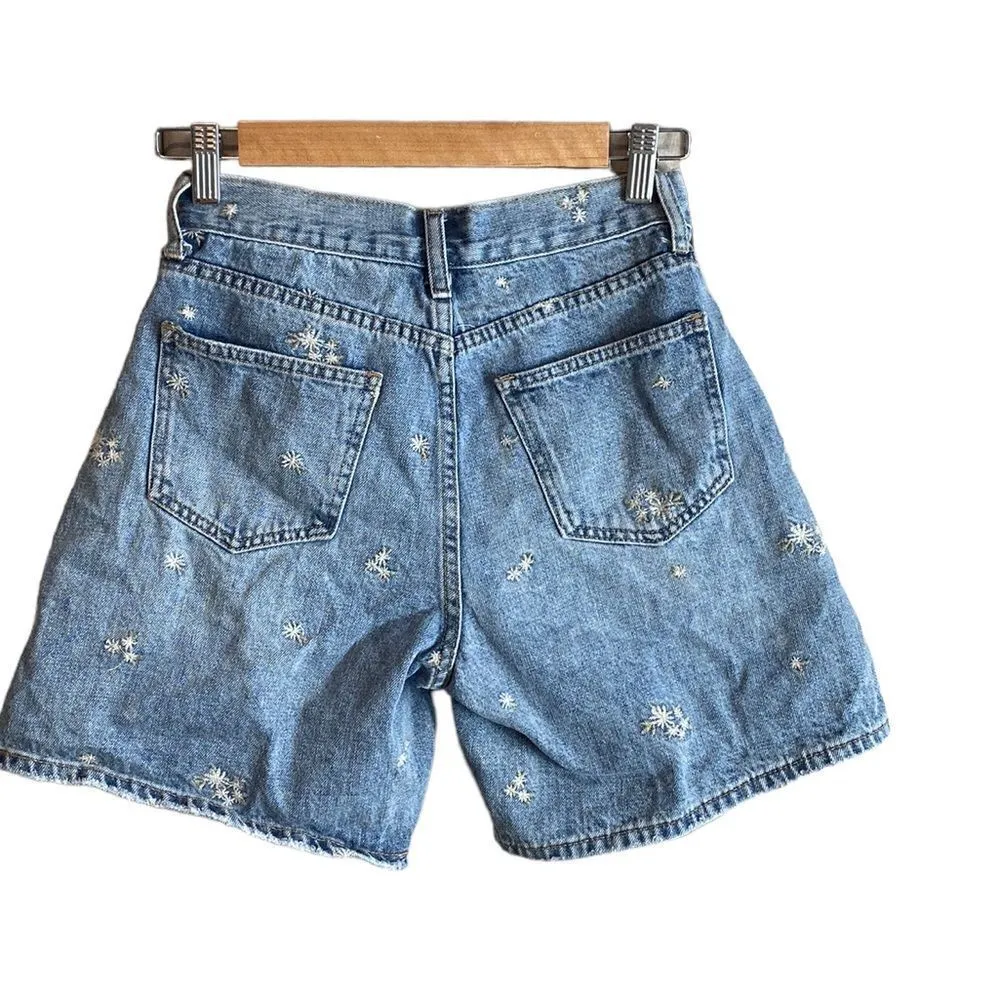Driftwood daisy embroidered shorts - Image 4