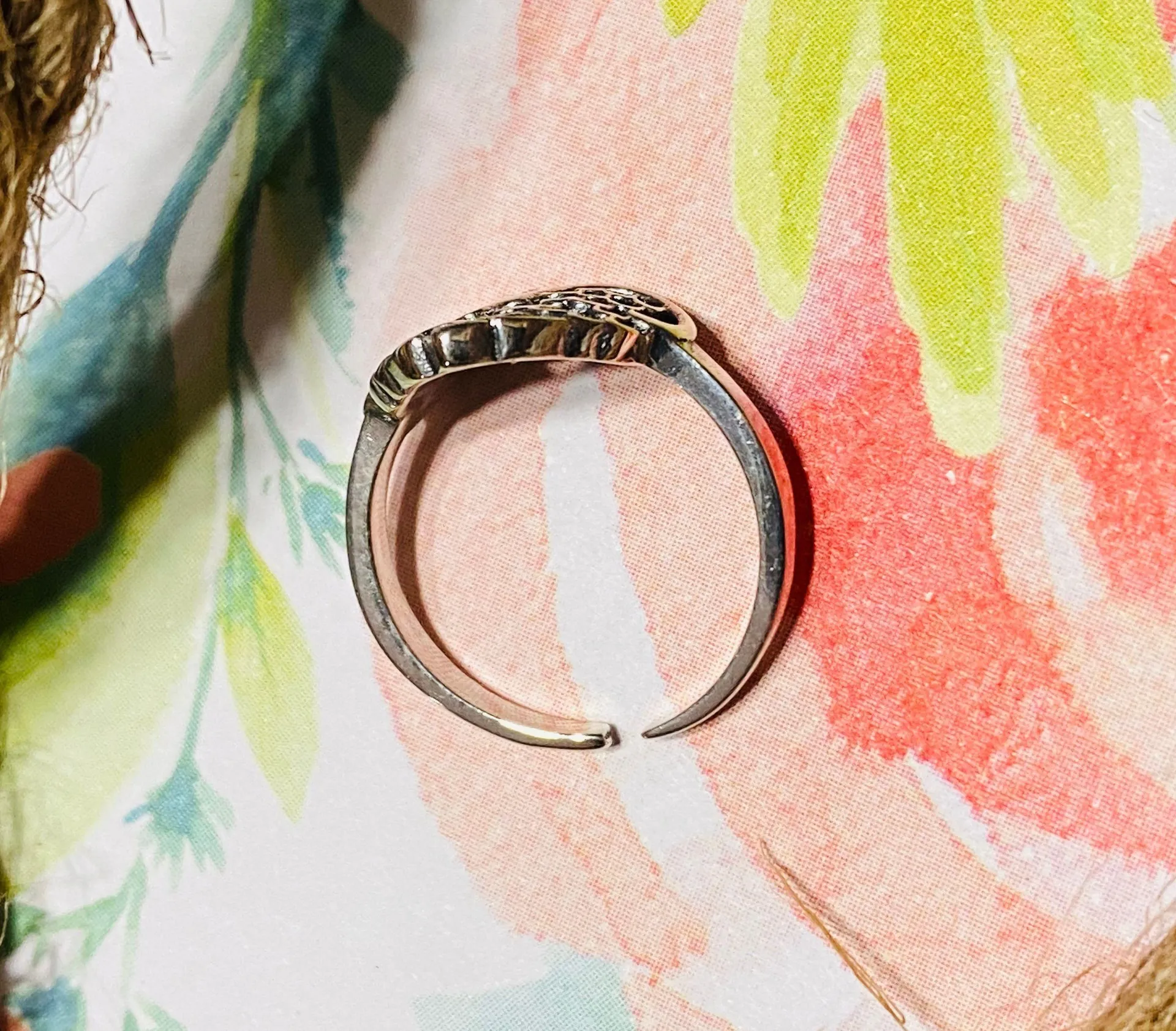 Sterling Silver Fleur De Lis Toe Midi Ring - Image 3