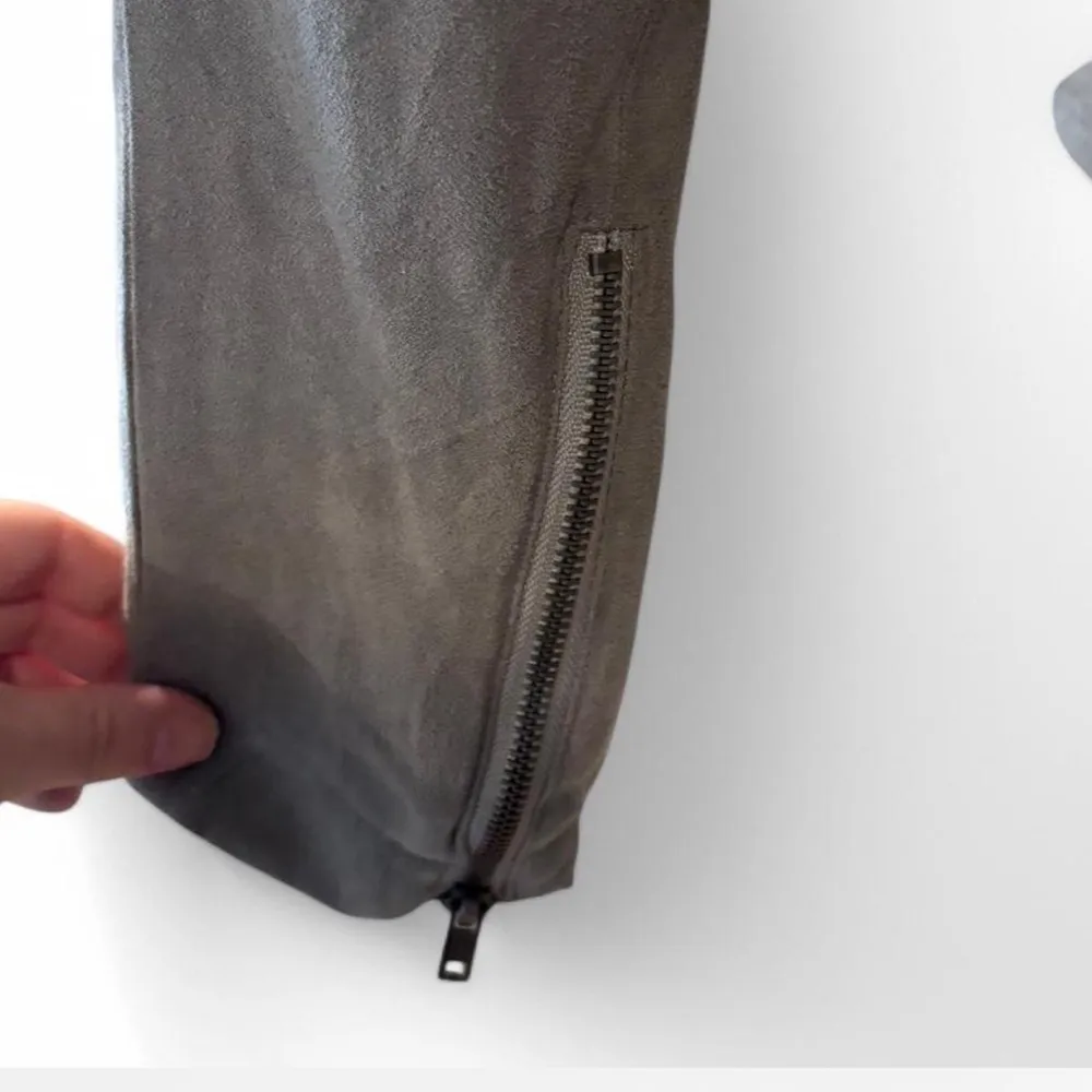 Rampage Gray Faux Suede Jacket size Small - Image 5