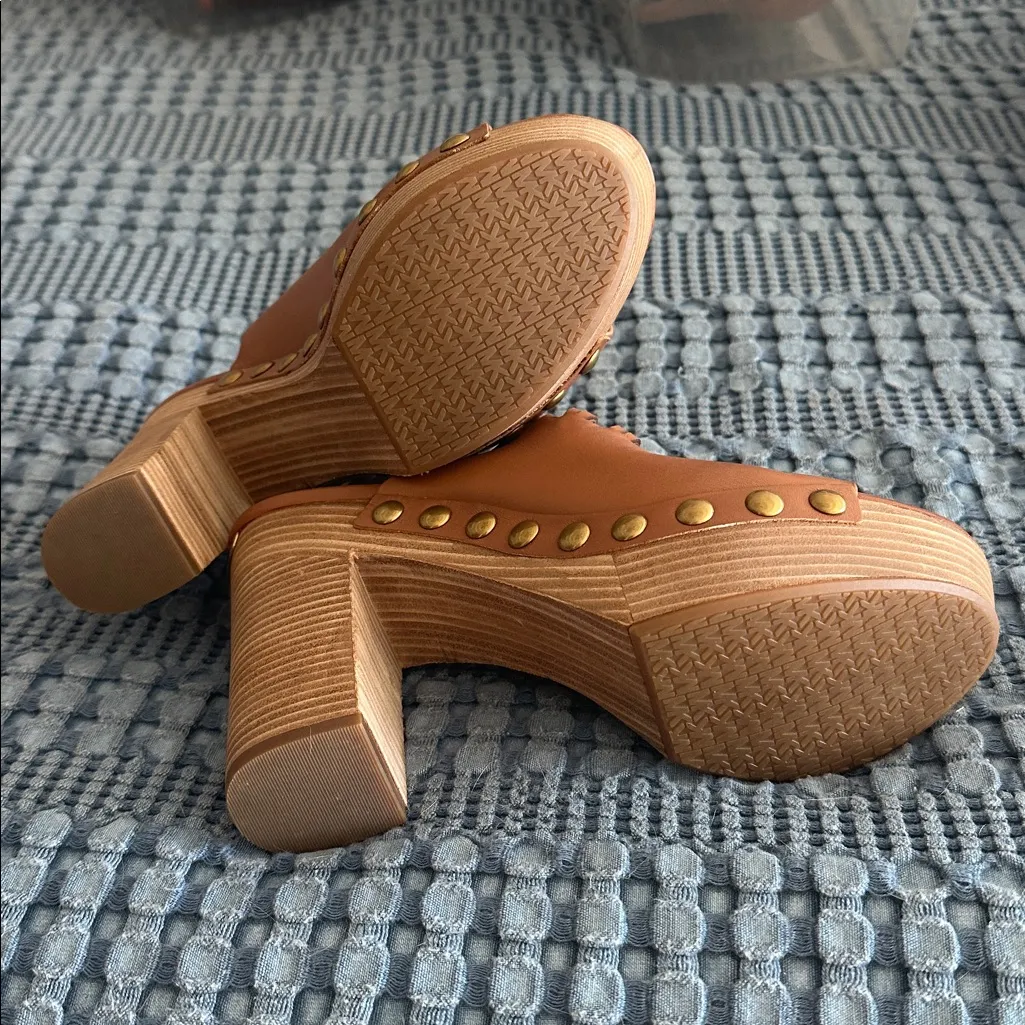 Michael Kors Tan Woven Platform Mules - Image 3