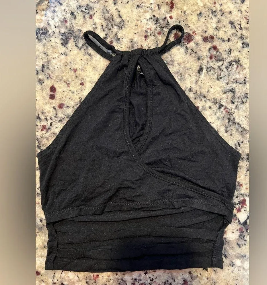 Forever 21 woman’s size small black crop top - Image 2