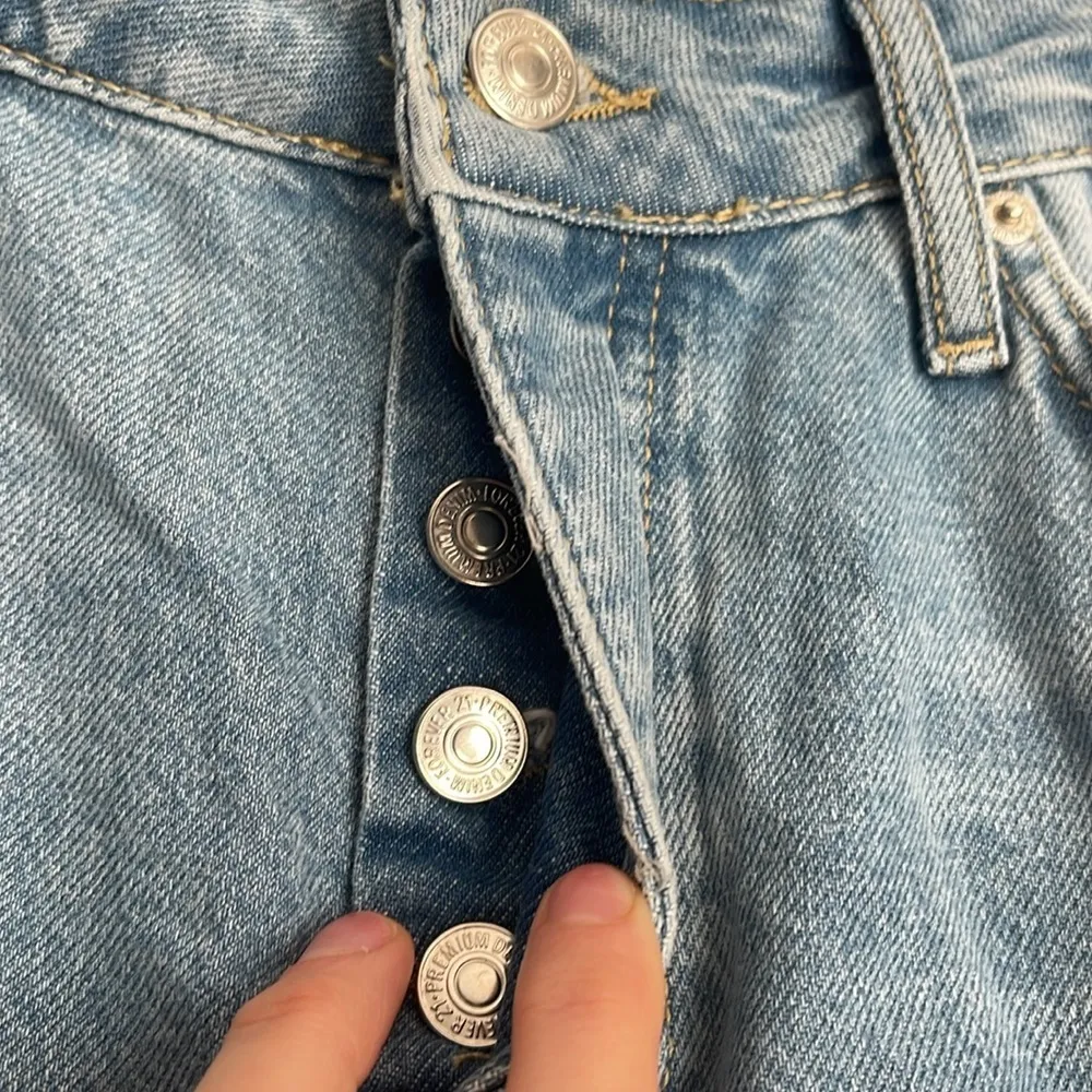 forever 21 premium Baggy Fit Mid Wash Straight leg high-rise button fly denim - Image 6