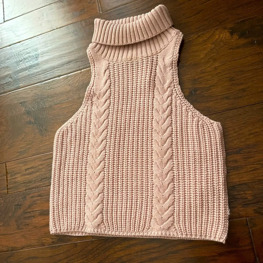 High neck top S NWT - Image 2