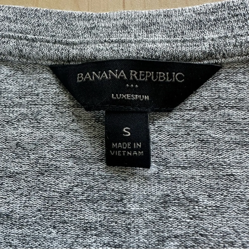 Banana Republic Factory Marled Grey Luxespun Long Sleeve Scoop Neck Top Gray - Image 2