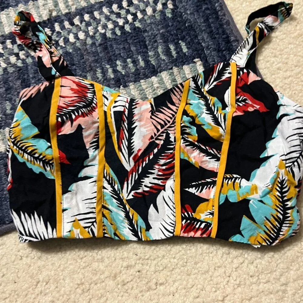Band of Gypsies xs tropical crop top - Image 3