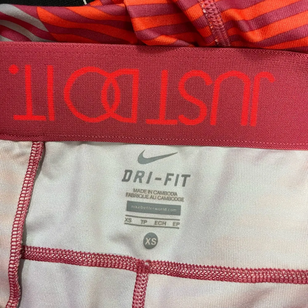 Nike Dri Fit Pink Striped Capri Activewear Leggings - Size XS - Fold Over Waist - Image 4