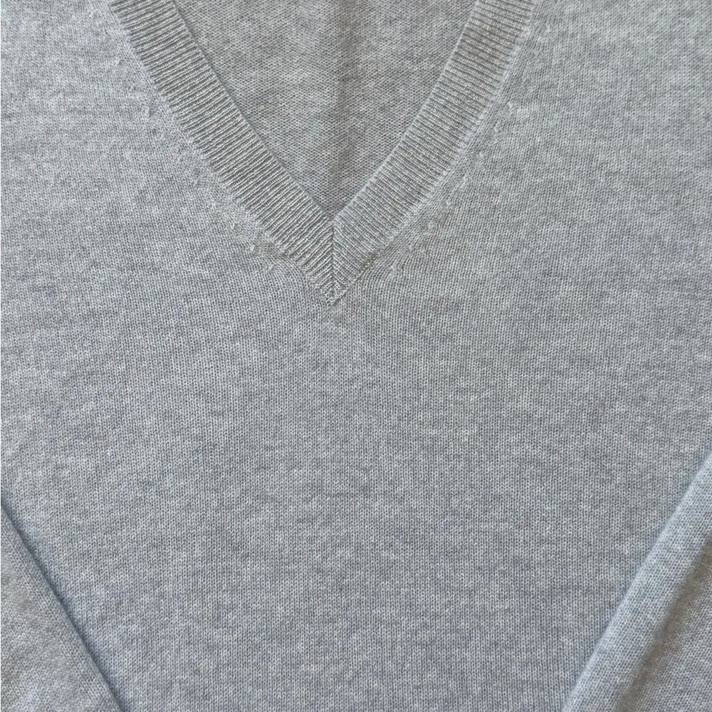 Saks Fifth Avenue Women’s 100% Cashmere Light Gray Pullover Sweater Size Small - Image 6