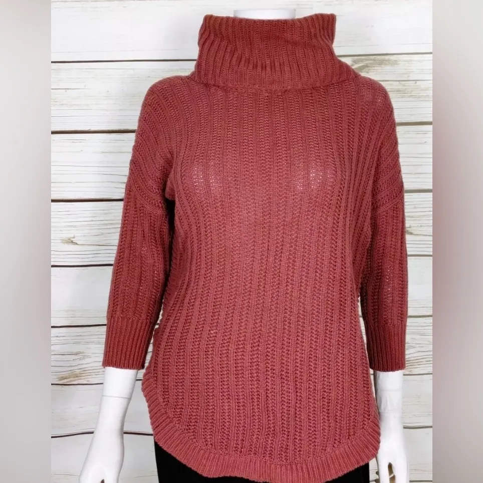 EXPRESS  Womens Turtleneck Knit Sweater. - Image 2