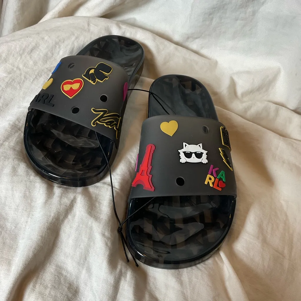 Karl Lagerfeld Paris Thea Black/Smoke Translucent Pool Slides size 5 - Image 3