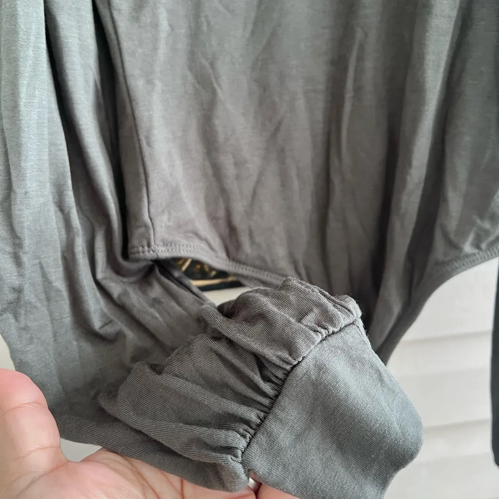 Lulus Basics Kaylene Olive Green V-Neck Balloon Sleeve Bodysuit - Image 10