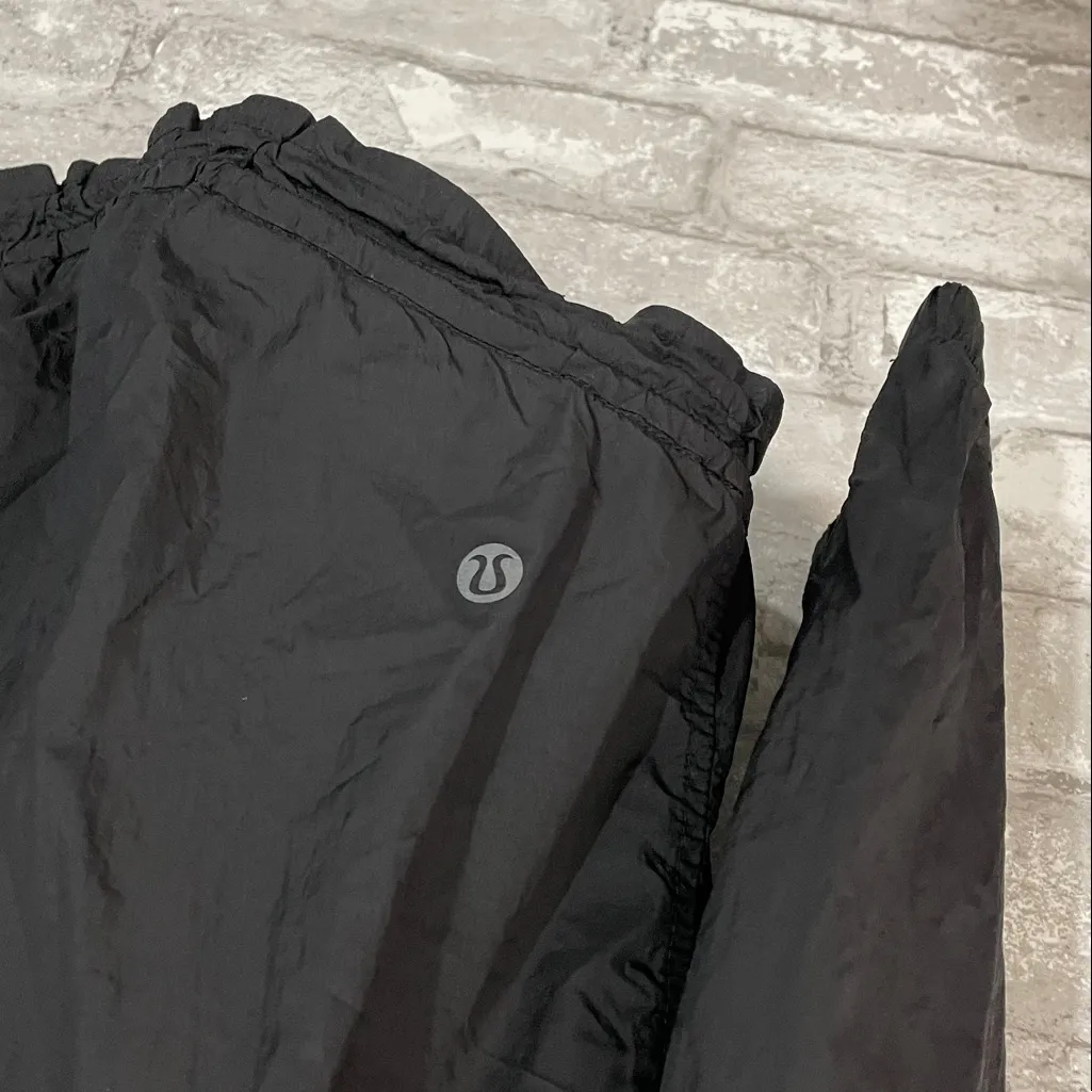 Lululemon Hood Lite Jacket
Black - Image 4