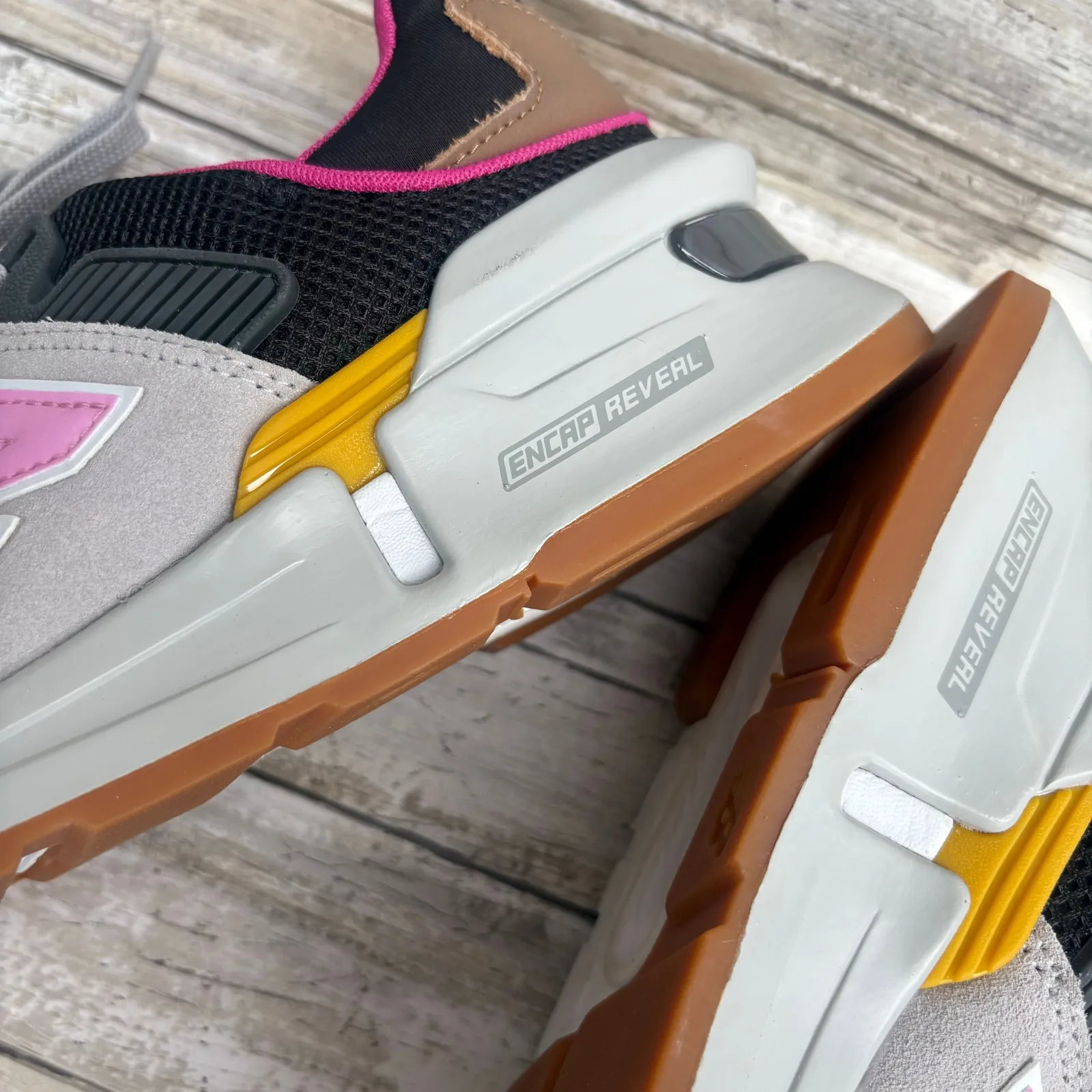 New Balance Shoes Sz 9.5 Gray Pink WS997 JGB Athletic Sneaker EUC Running Gym - Image 7