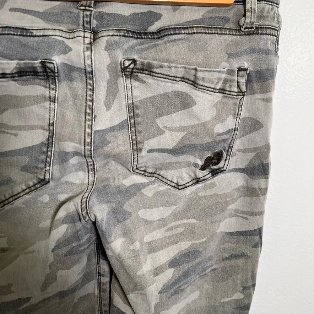 Express Jeans Ankle Jegging Faded Camo Mid-Rise 4R - Image 12