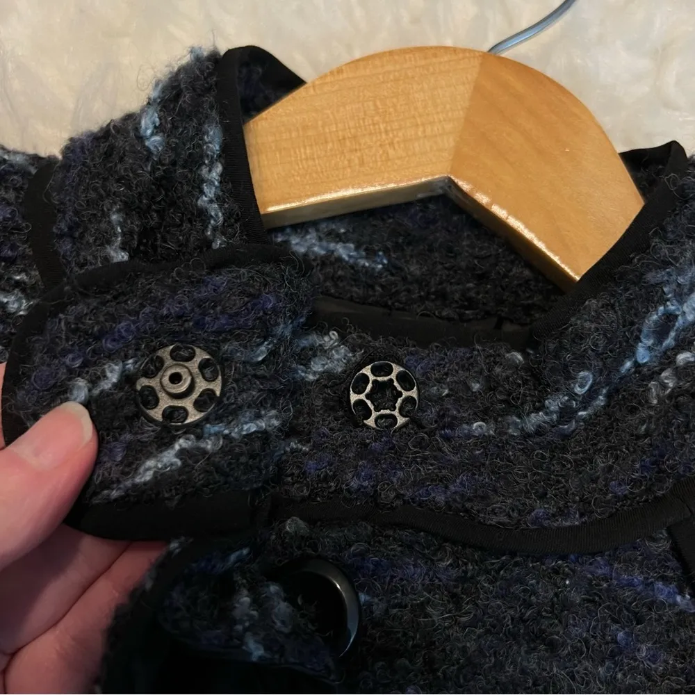 Sandro Sportwear wool blend boucle Button front jacket Size Medium no belt - Image 9