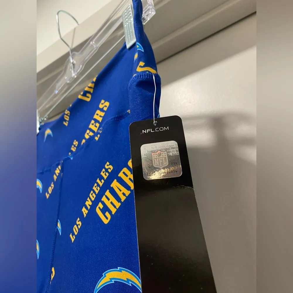 NWT  Team Apparel Women's Los Angeles Chargers Allover Print Leggings - L - Image 10