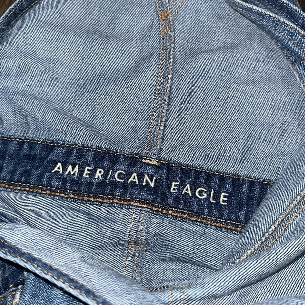 American Eagle denim distressed tomgirl overall shorts size xsmall - Image 5