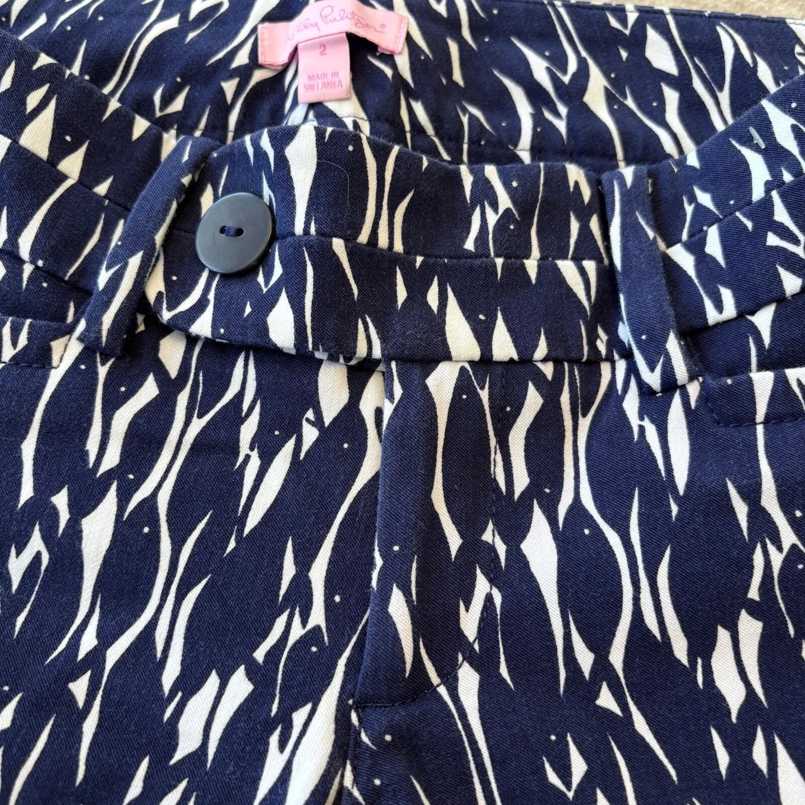 Lilly Pulitzer Go Fish Blue & White Pants Ankle Cropped Women's Size 2 Low‎ Rise - Image 4