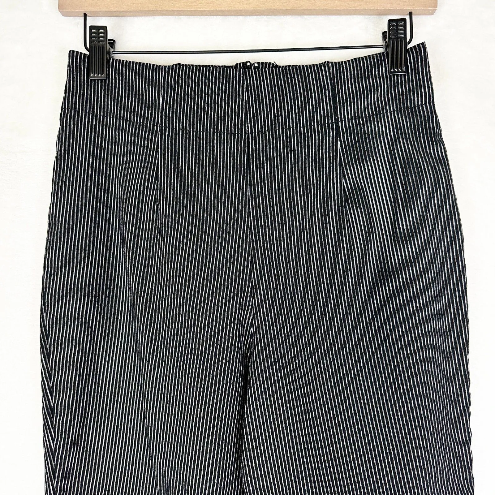 Hell Bunny Jack Capris Size Medium Grey Black Pinstripe Stretch Pedal Pusher - Image 5