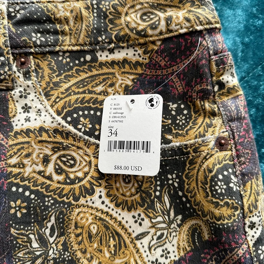 Curvy Paisley Shorts - Image 4