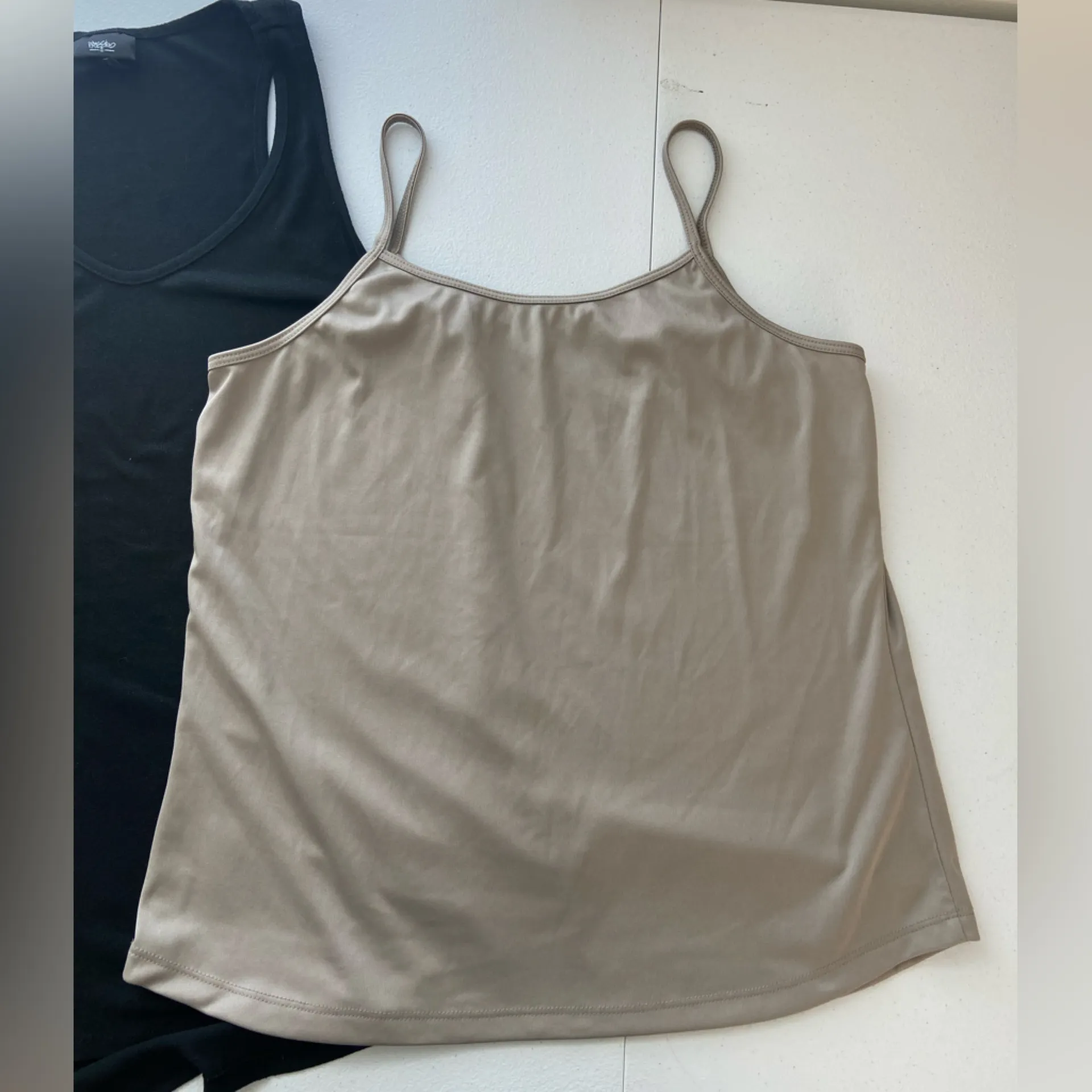 BUNDLE Mossimo no brand women’s solid colored tank tops set of 3 medium‎ Black - Image 3