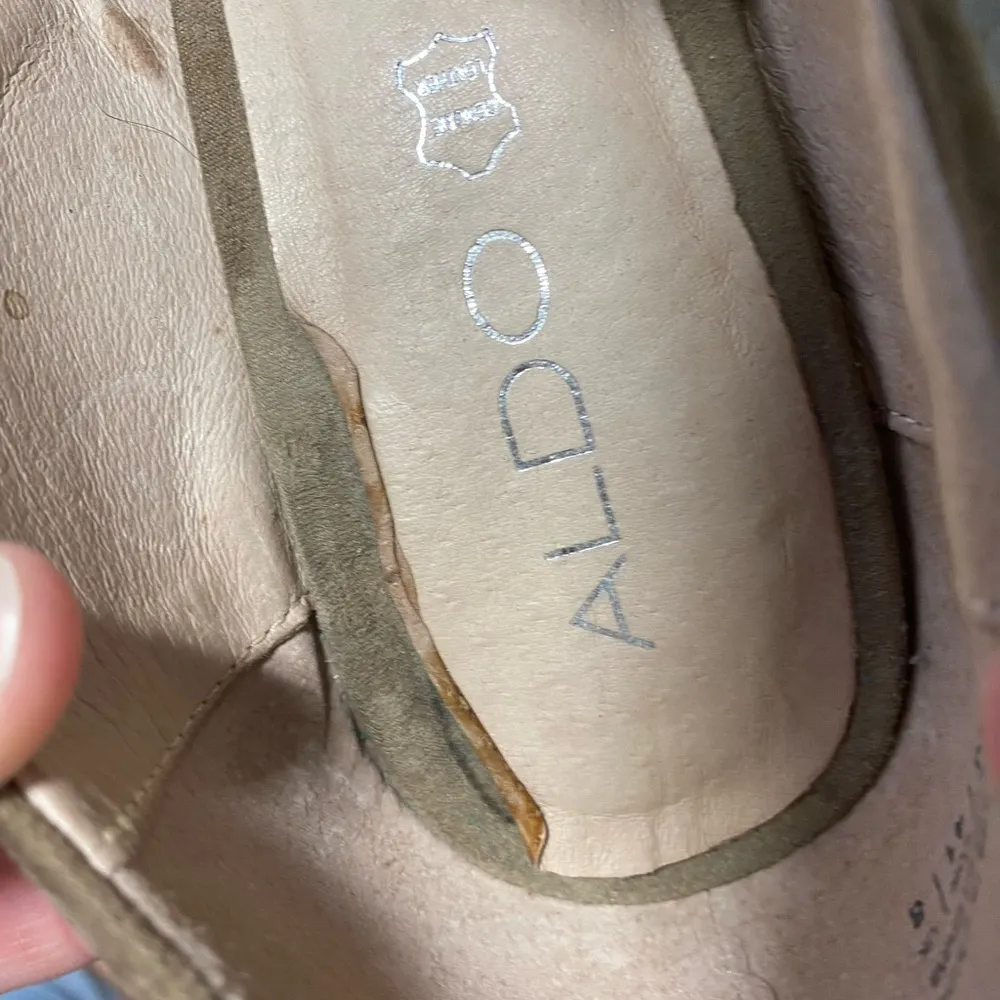 Aldo size 10 beige studded heels - Image 8