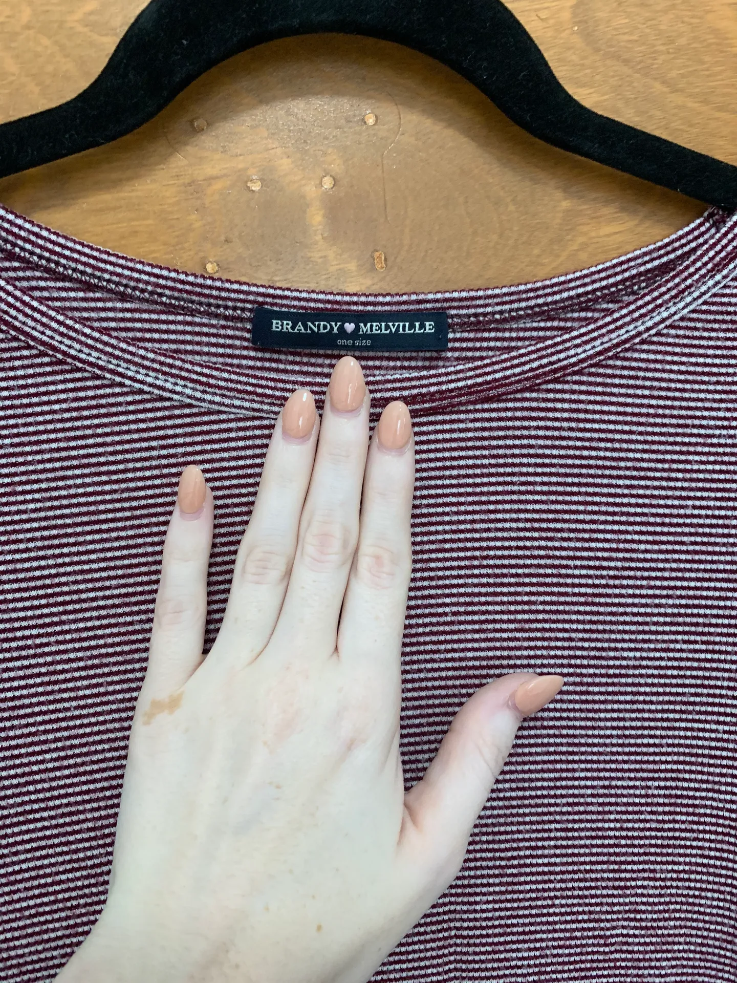 Brandy Melville Cropped Tee - Image 4