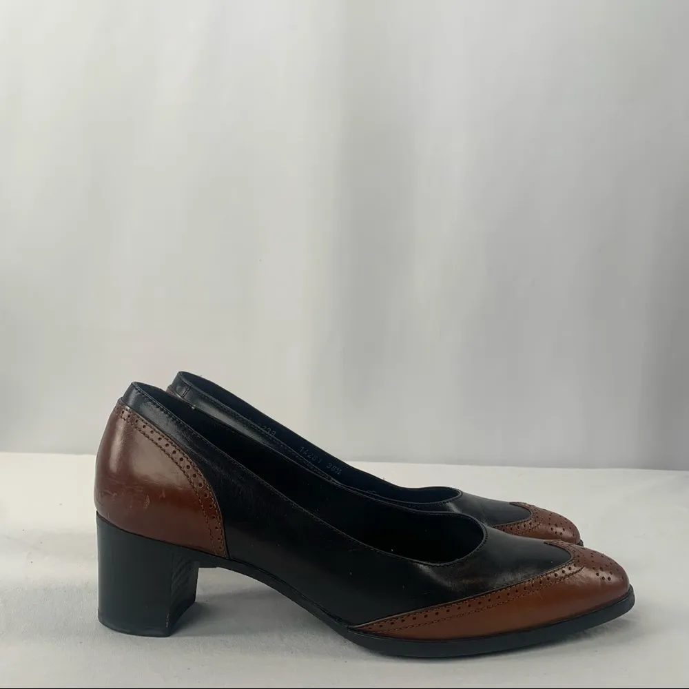 Bruno Magli Leather‎ Wing Tip Pumps in Brown Black Size 6.5 - Image 2