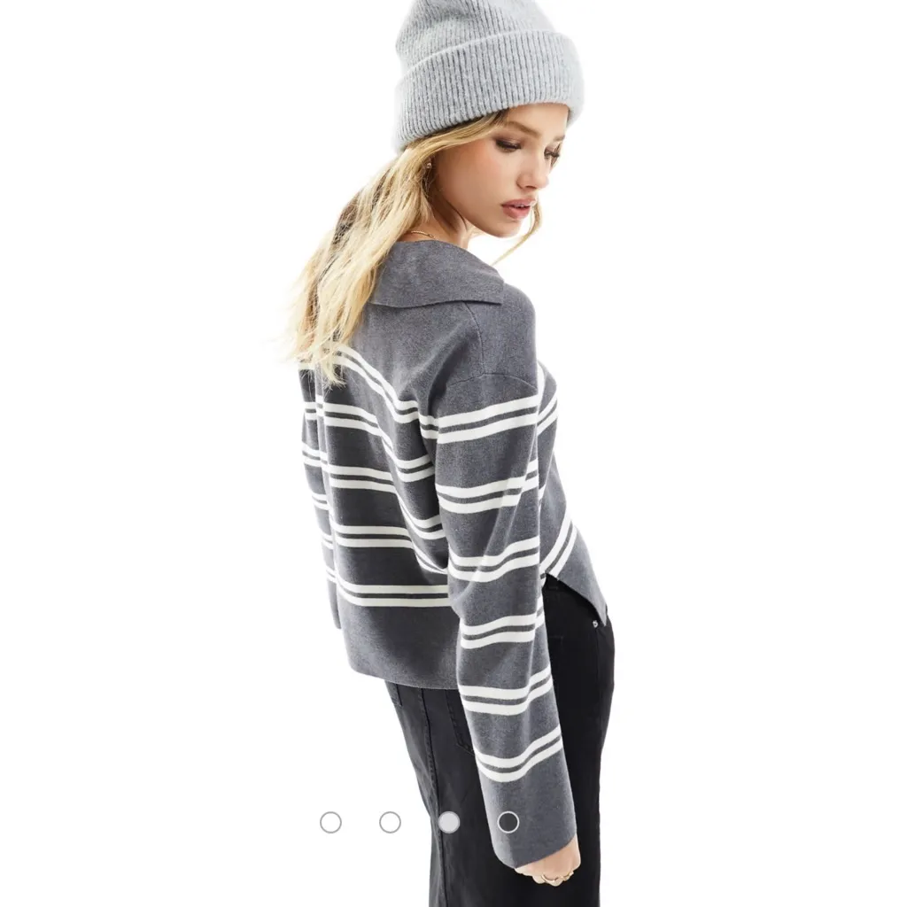 Vero Moda Aware Vneck Knitted Stripe Polo Jumper Sweater Gray and White Stripes - Image 2