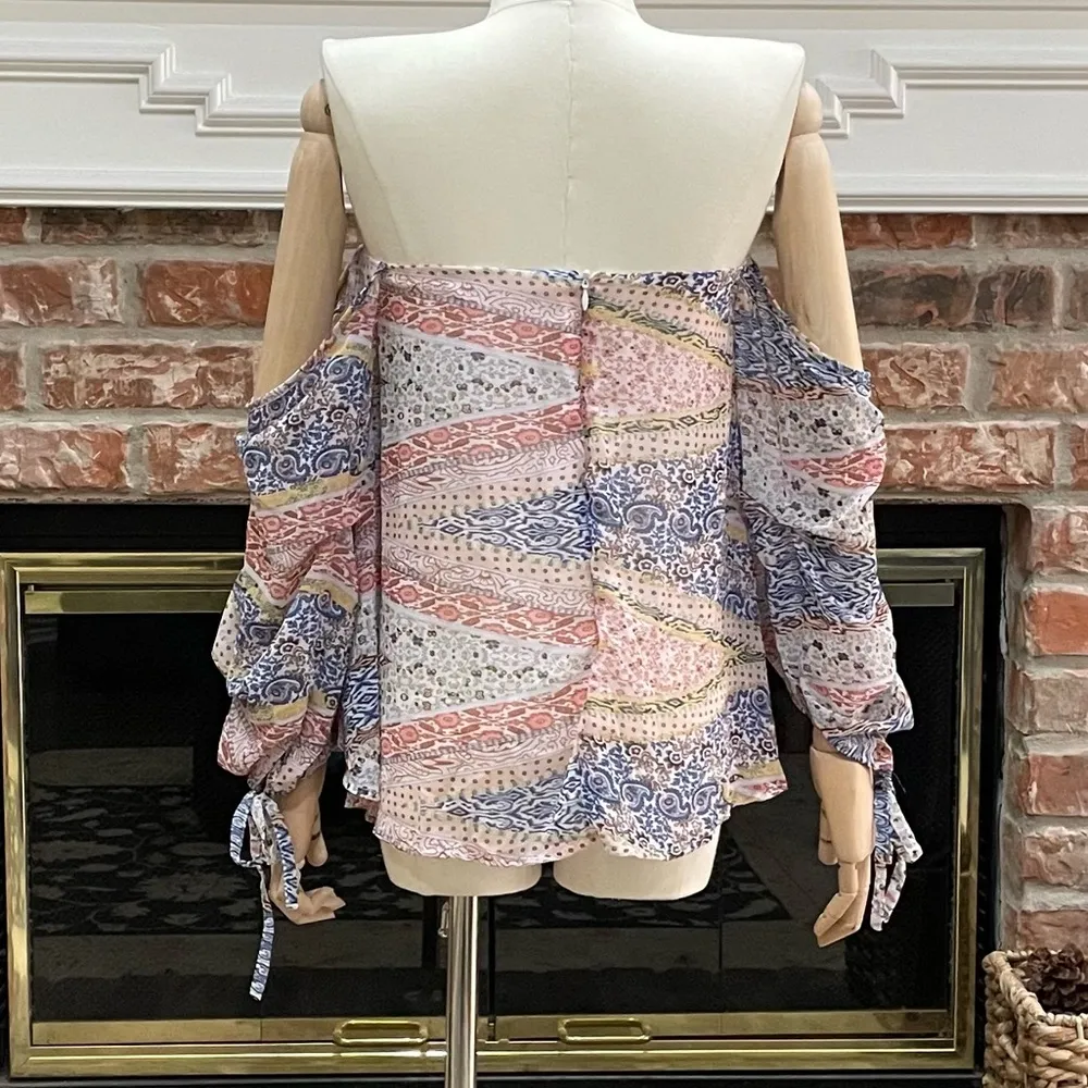 off the shoulder red white and blue zig zag top / L / NWT - Image 4